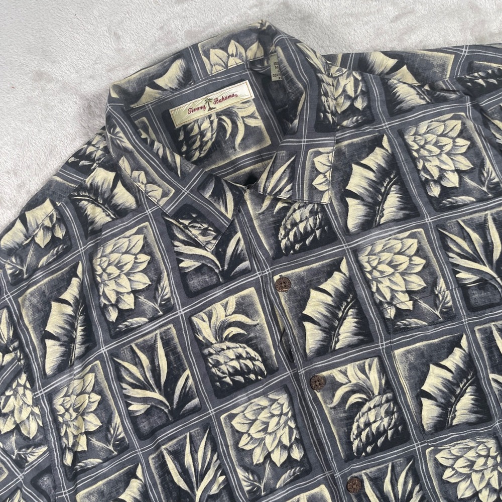 Tommy Bahama Shirt Silk Pineapple Block Print Mens L Black Cream Short Sleeve